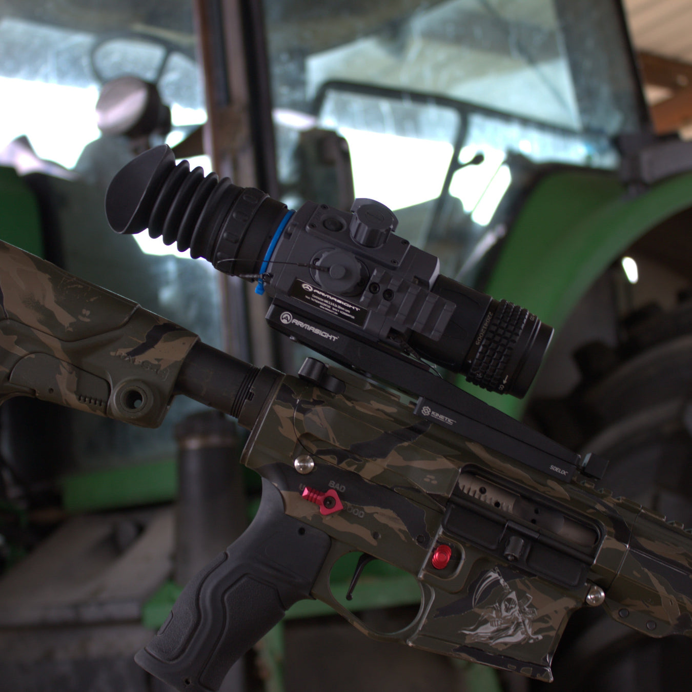 Armasight Contractor on AR-15