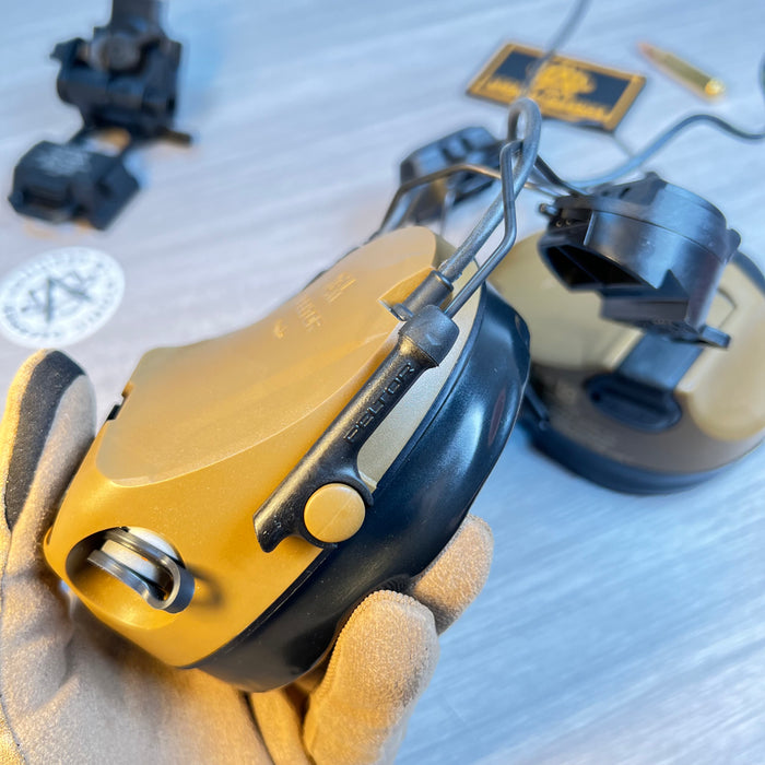 3M PELTOR P3ADG47-F SV/2 ARC rail attachment on a comtac 8 headset
