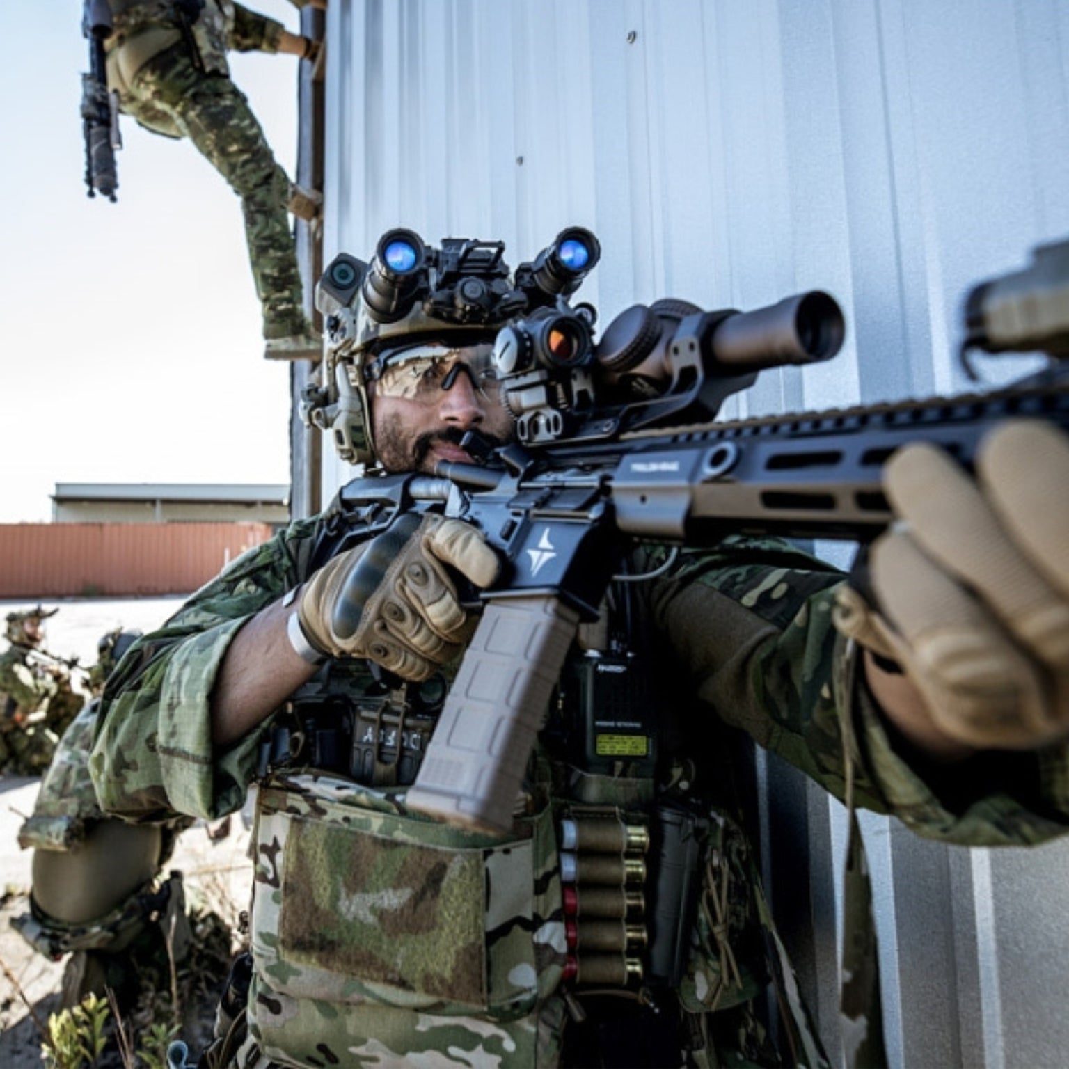 Daylight Ripper Operator PVS-31 | Gen 3 White Phosphor Binocular Night Vision Devices — Atomic ...