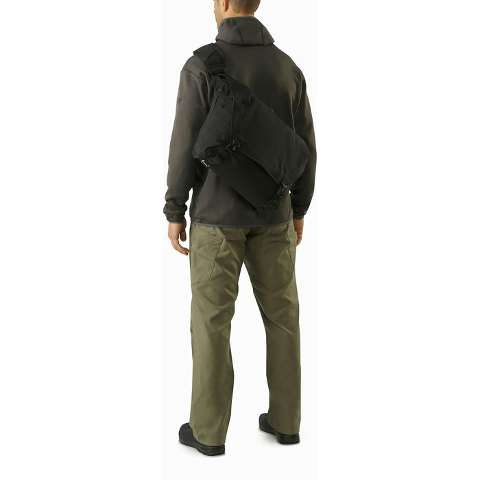 Arc'teryx LEAF Courier 15 Bag | (Like-New)