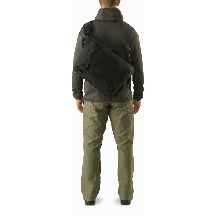 Arc'teryx LEAF Courier 15 Bag | (Like-New)