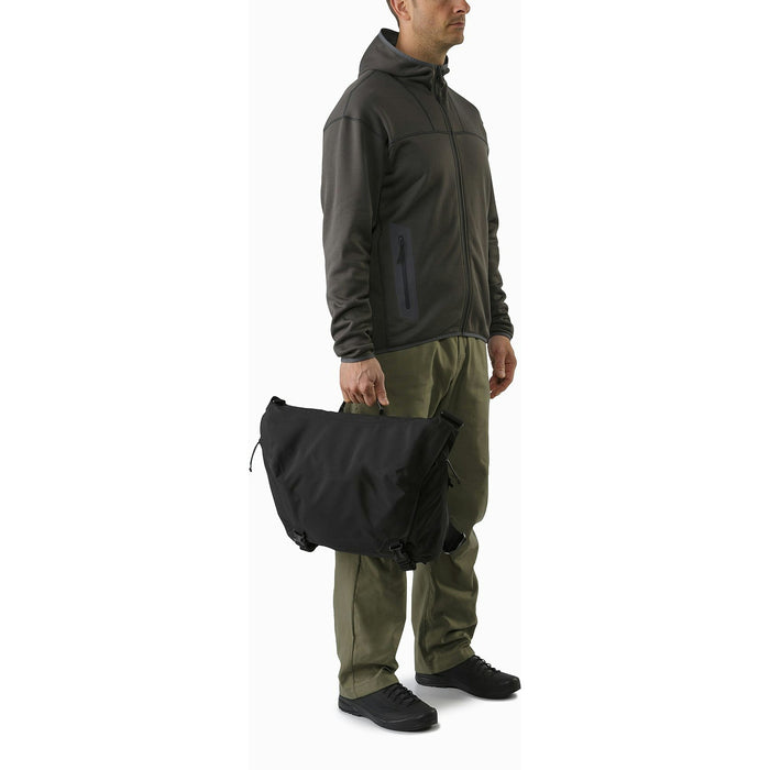Arc'teryx LEAF Courier 15 Bag | (Like-New)
