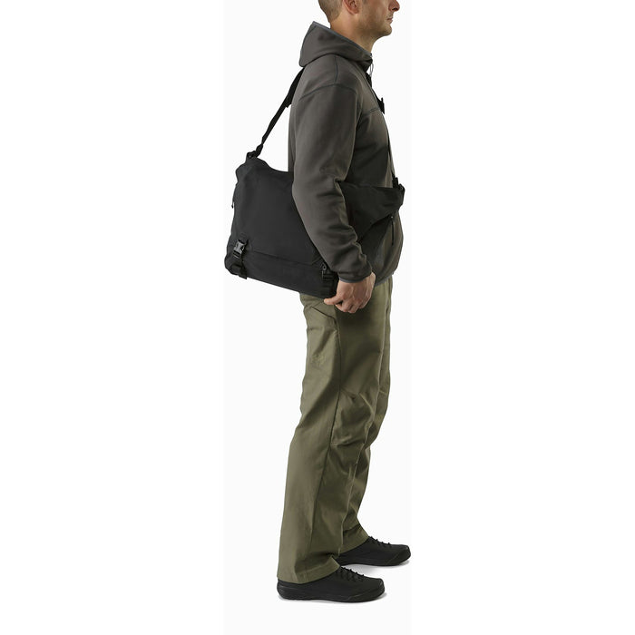 Arc'teryx LEAF Courier 15 Bag | (Like-New)