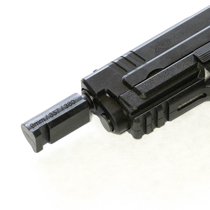 close-up-of-9mm-357-380-mantisx-br4-borerail-picatinny-rail-adapter-mounted-to-springfield-xd-9mm