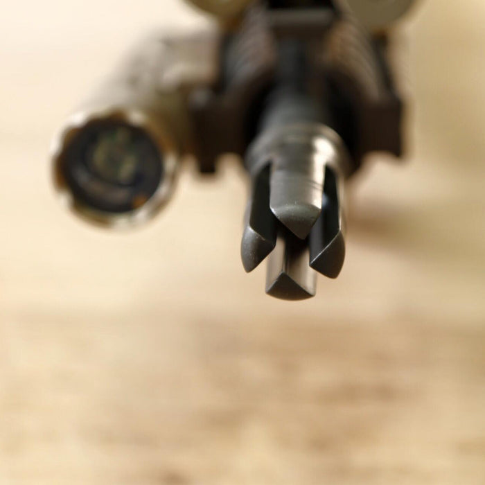 surefire-sf4p-installed-on-ar-15-rifle